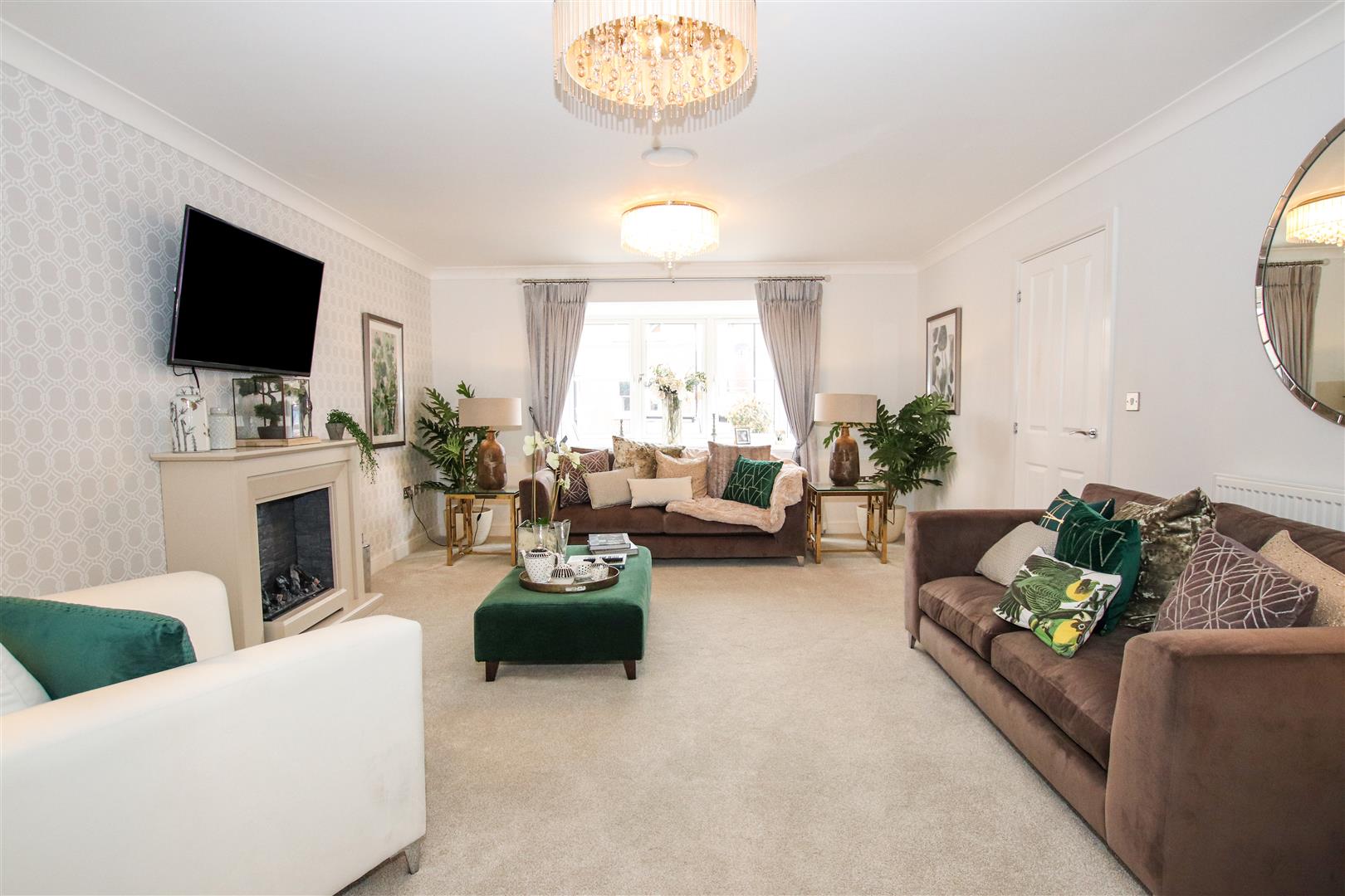 BAY FRONTED LOUNGE